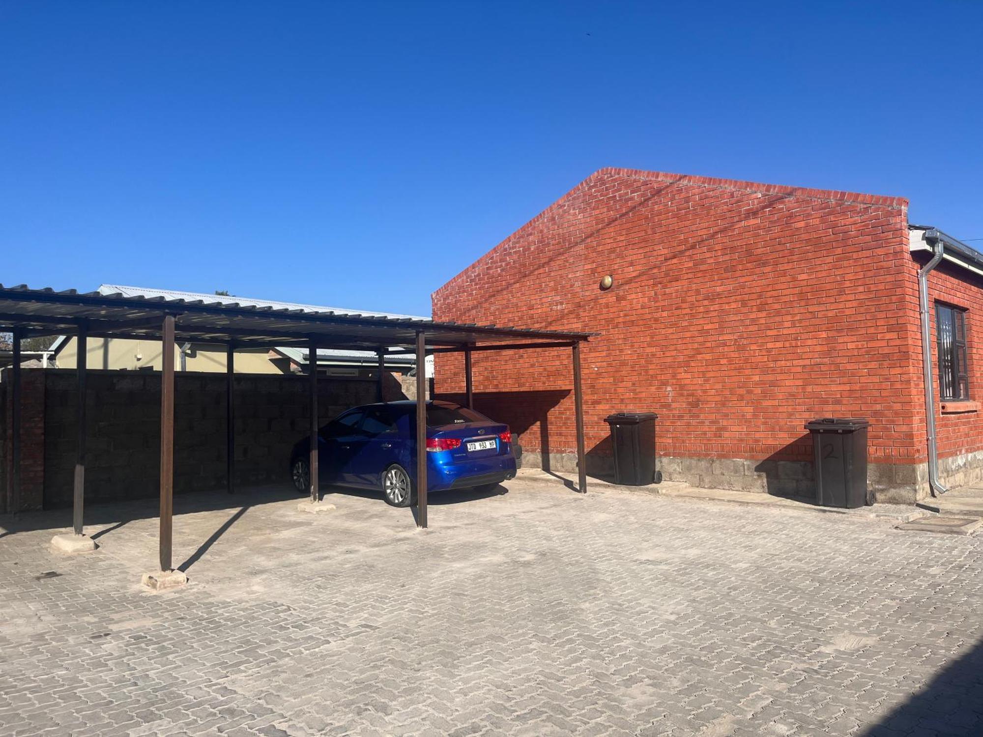 Stylish Self Catering Unit In Maseru Cbd Esterno foto